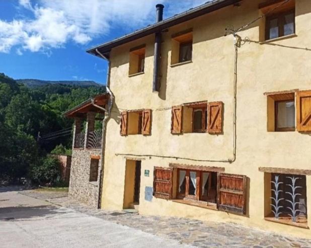 Bed and Breakfast Cal Calau Vega Planoles Exteriér fotografie
